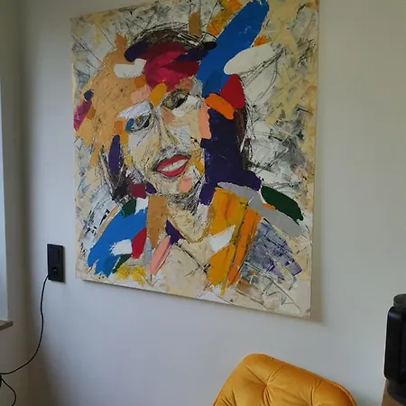 Exklusive 2 ZKB 68qm gegenüber Schlossgarten in 5 Min zur City *